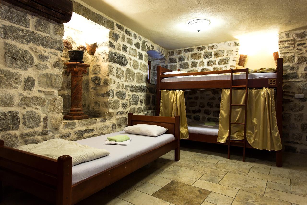 קוטור Old Town Youth Hostel מראה חיצוני תמונה
